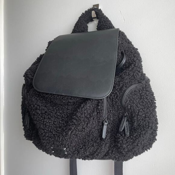 Caraa Cirrus Sherpa Backpack Travel Rucksack Teddy Fuzzy Black main image 6